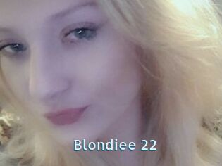 Blondiee_22