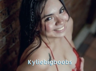 Kyliebigboobs