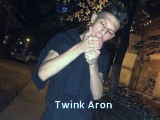 Twink_Aron